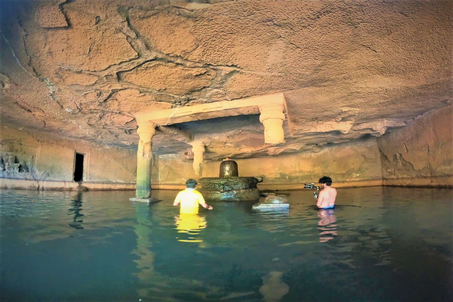 Shiv Linga In Kedareshwar Cave